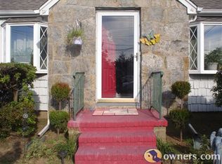 2377 Yorktown St, Oceanside, NY