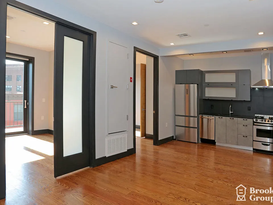 15 Cedar St #4A