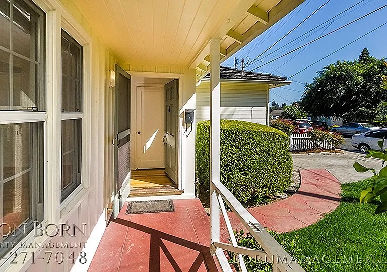 1351 Chestnut St — Photo 4