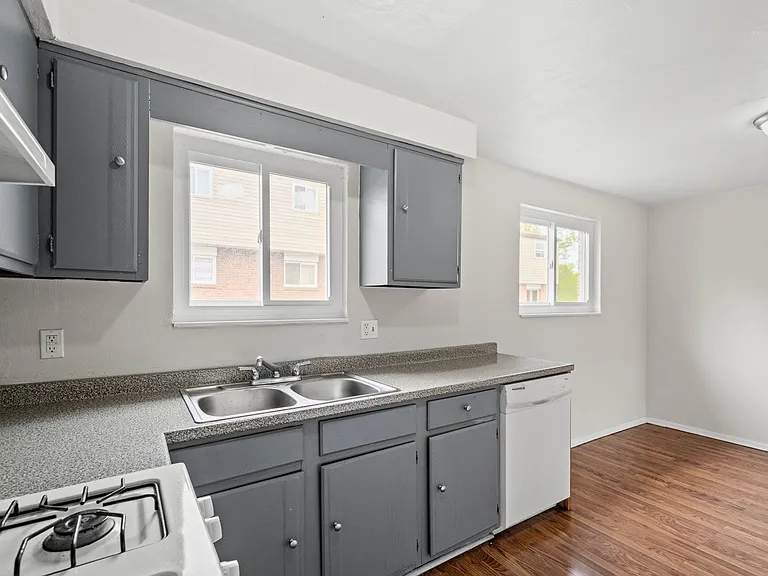 Baldwin Cathell Townhouses — Photo 66
