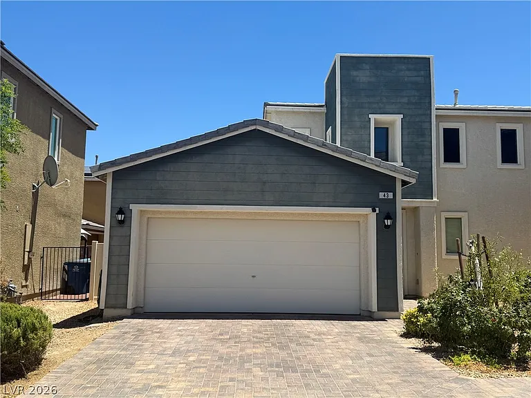 43 Heathrow Lake Ave — Photo 1