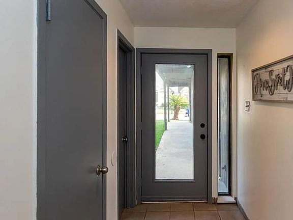 3rd image of 6770 Lexington Dr