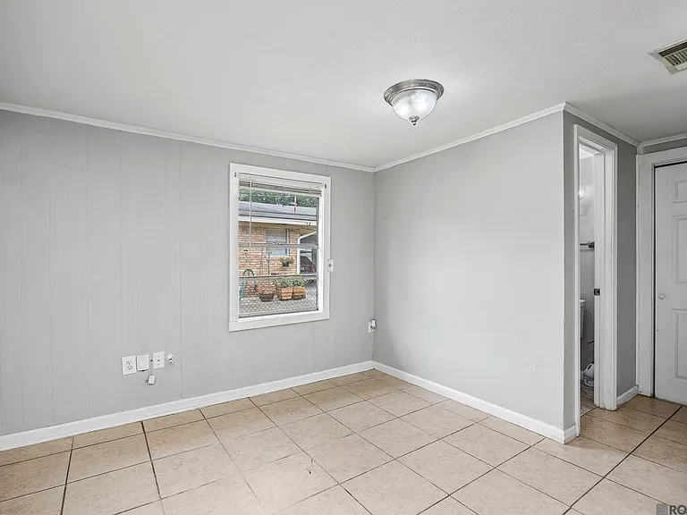 3661 Harrison St — Photo 29