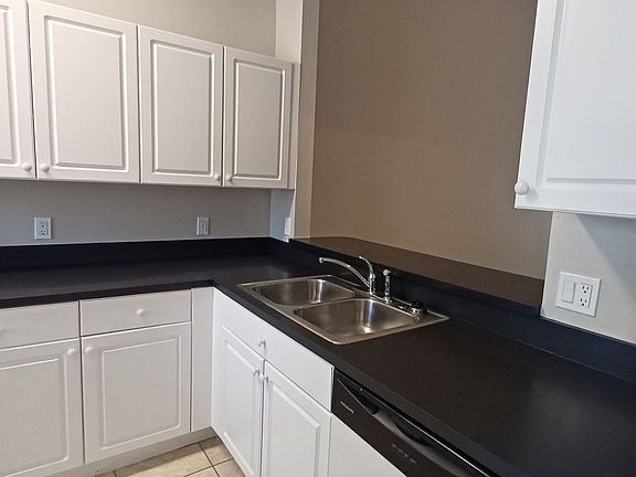 4th image of 331 NE 24th Ave Unit 2