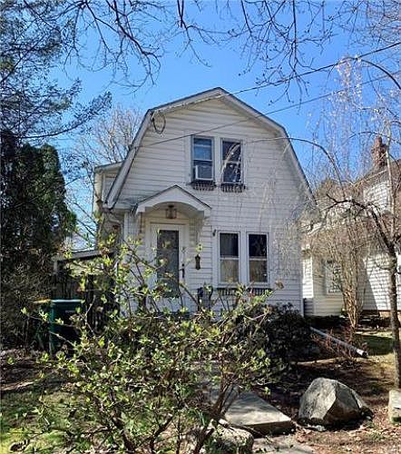 1st image of 605 Oakwood St