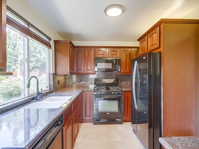 4462 Arch St — Photo 11
