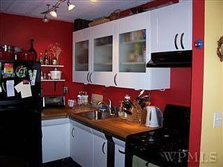 4th image of 399 N Broadway APT 1Q
