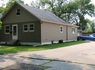 207 23rd St S, Fargo, ND 58103