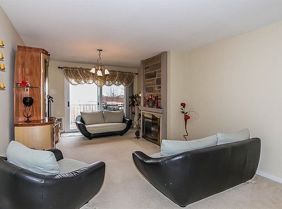 3rd image of 765 Grove Dr APT 201