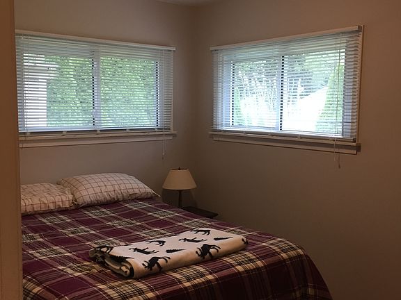 3rd image of 3161 Warringham Ave