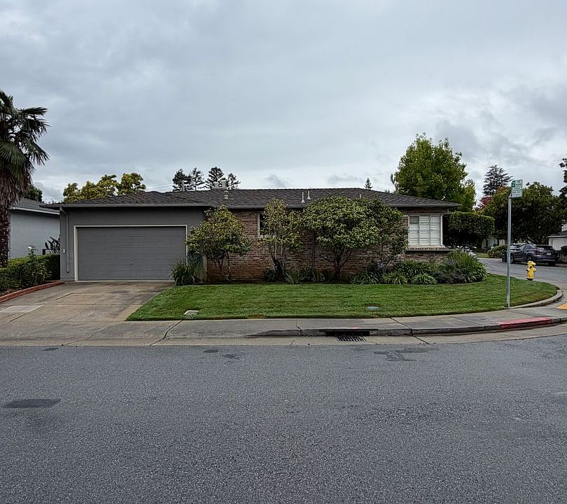 2nd image of 743 W Capistrano Way