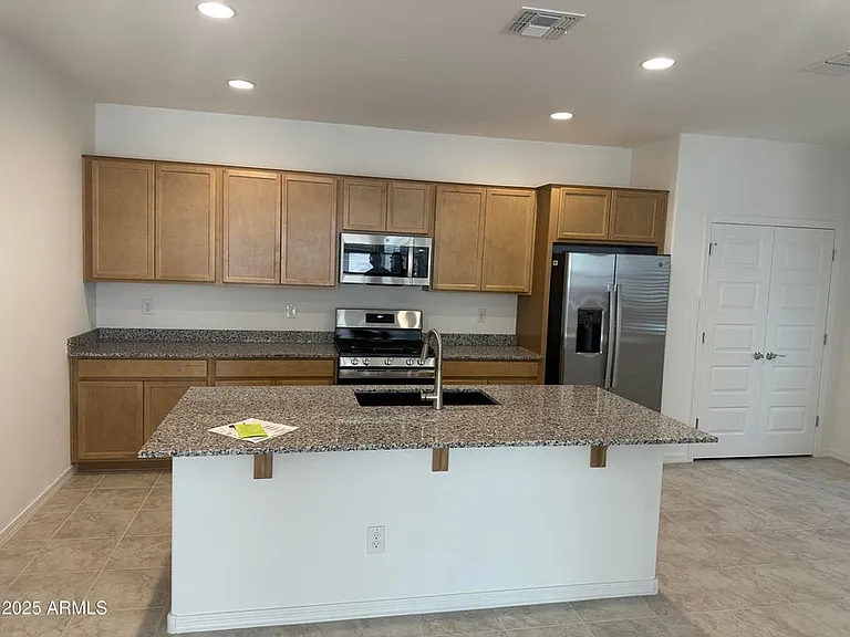 9938 W Piccadilly Rd — Photo 3