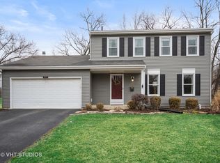 471 Sunnybrook Ln, Wheaton, IL 60187