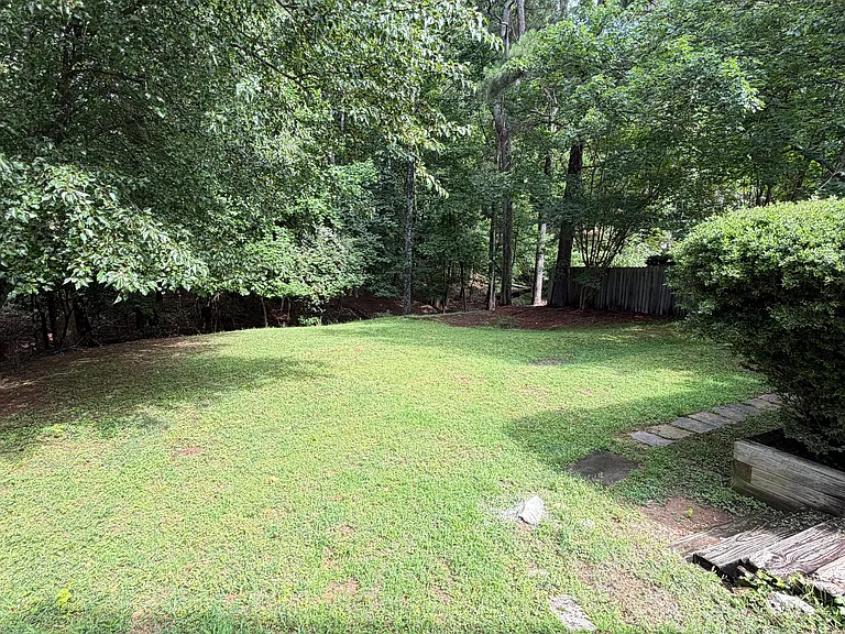 215 Glen Holly Dr — Photo 14