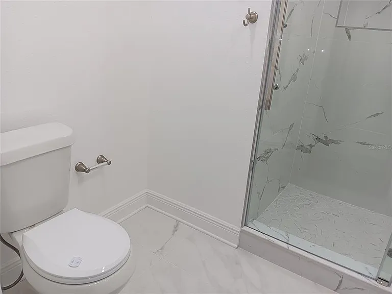 4864 Lake Charles Dr N — Photo 24