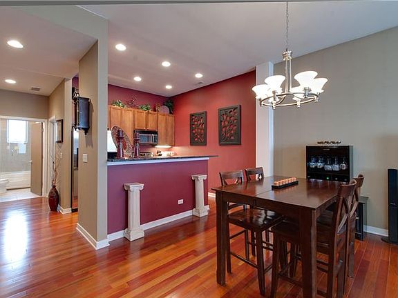 4th image of 3021 W Armitage Ave #401