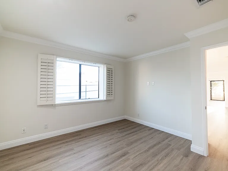 1510 S Barrington Ave #101 — Photo 13