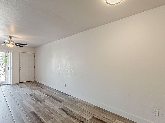 2nd image of 558 S Lesueur APT 2