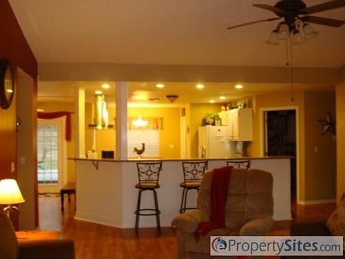 5th image of 16101 Harbor Oaks Dr