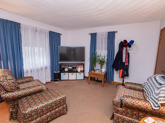 2nd image of 106 Laurie Ln