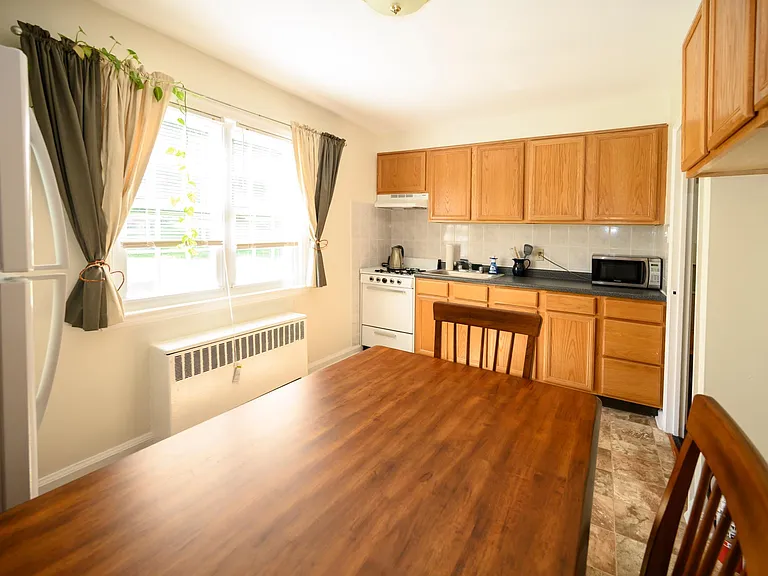Oakmont Park Apartments — Photo 10