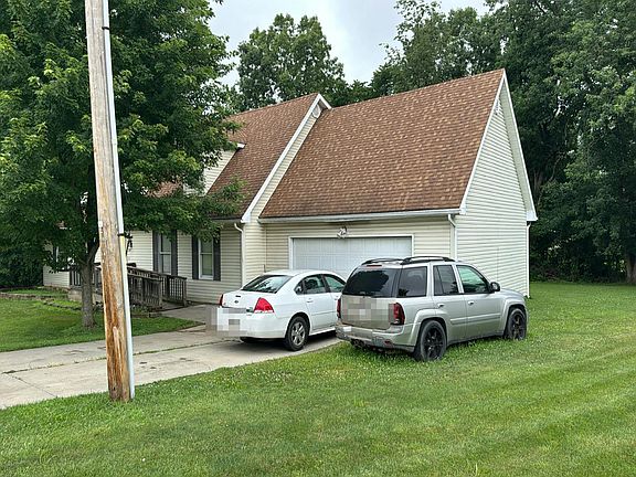 2nd image of 1704 Blue Jay Rd