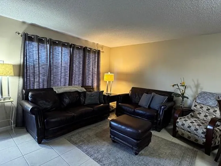 4906 Victoria Dr #108 — Photo 5