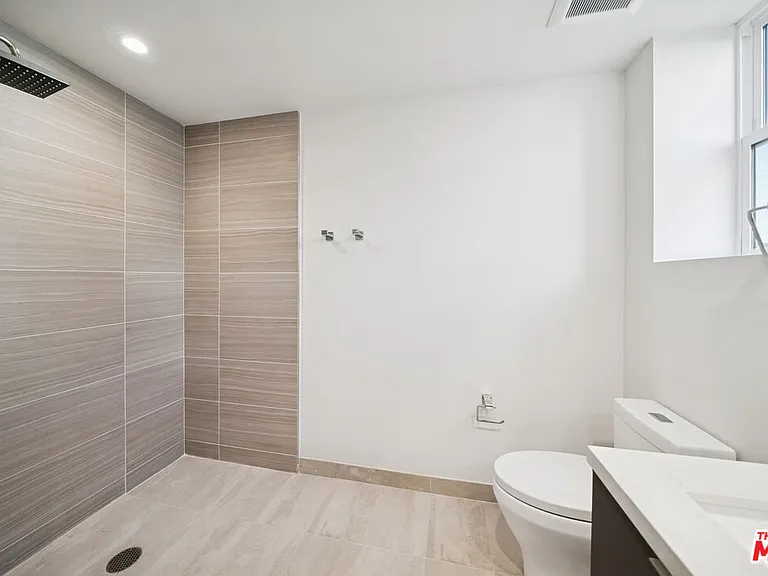 1051 S Corning St #501 — Photo 24