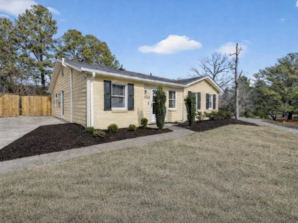 2708 Plainsfield Cir, Raleigh, NC 27610