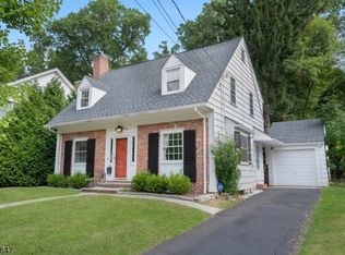 20 Westview Rd, West Orange, NJ 07052