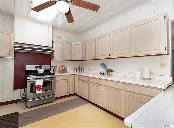 5th image of 2355 Oahu Ave