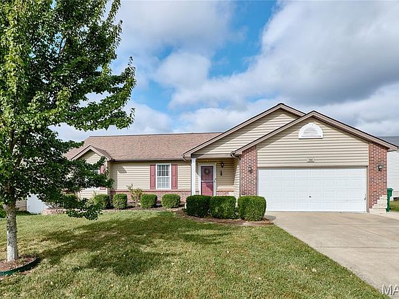 2nd image of 209 Gentle Pine Ln