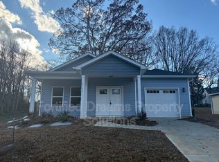 3145 Chapel St, Walkertown, NC 27051