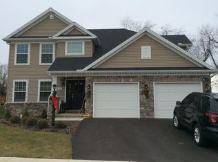 130 Red Willow Rd, State College, PA 16801