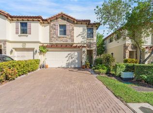 6970 Broadland Way, Coconut Creek, FL 33073