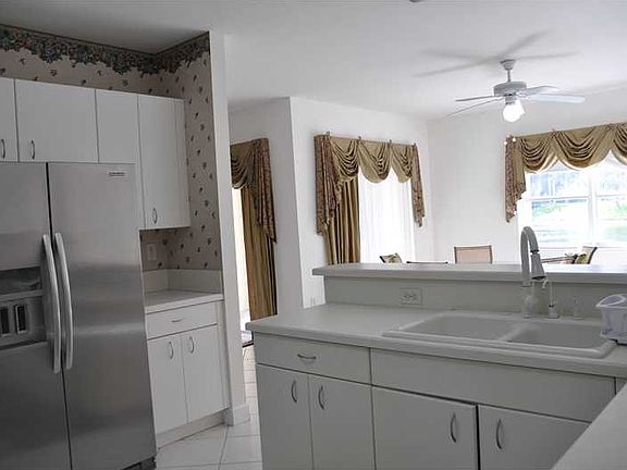 3rd image of 10908 NW 67th St