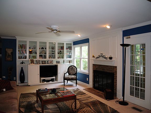 3rd image of 3210 Lochinvar Dr