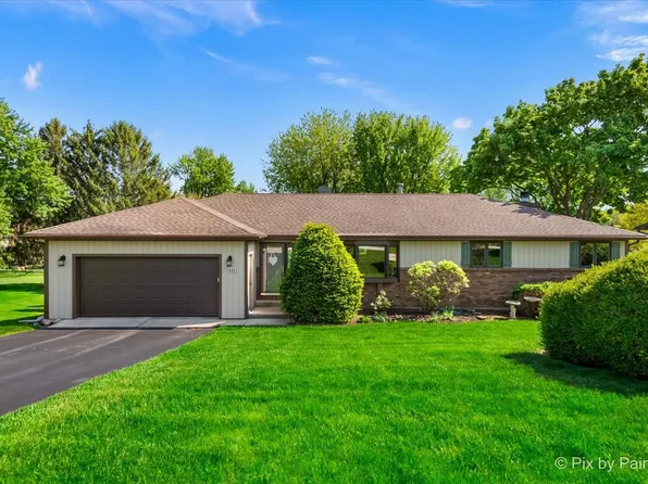 4421 Nancy Dr, Crystal Lake, IL 60014