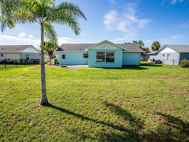 13272 Ebony Ave — Photo 33