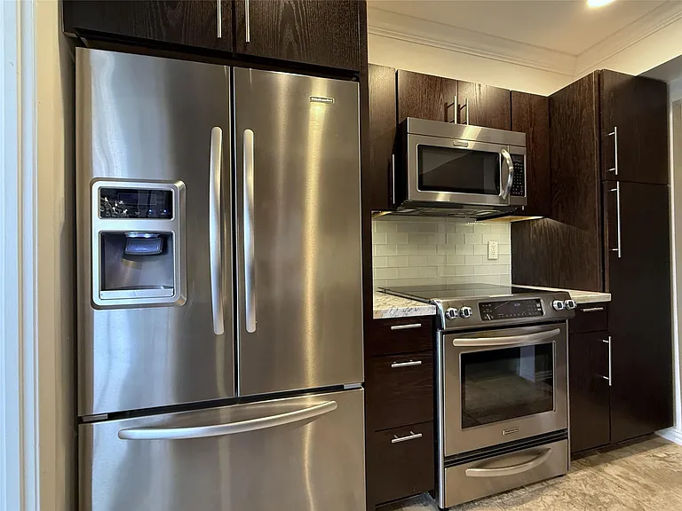 49 Briar Hollow Ln #1401 — Photo 8