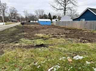 64 2nd St, Buckeye Lake, OH 43008