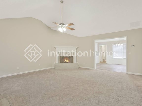 4th image of 318 Black Willow Ct