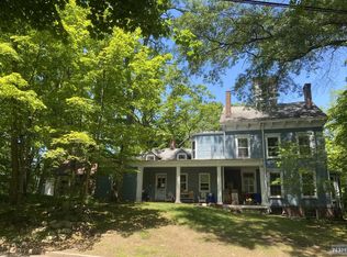 142 Island Rd, Mahwah, NJ 07430