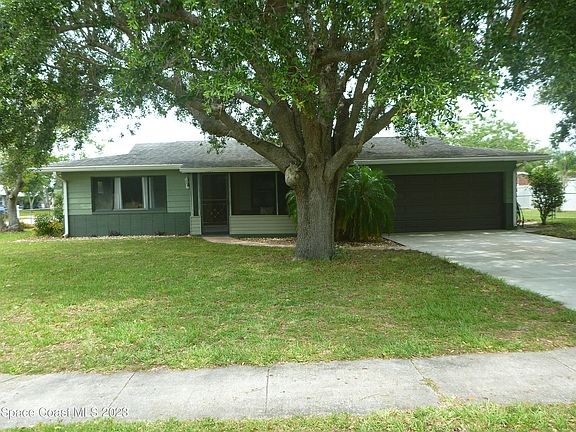 2nd image of 1010 N Singleton Ave