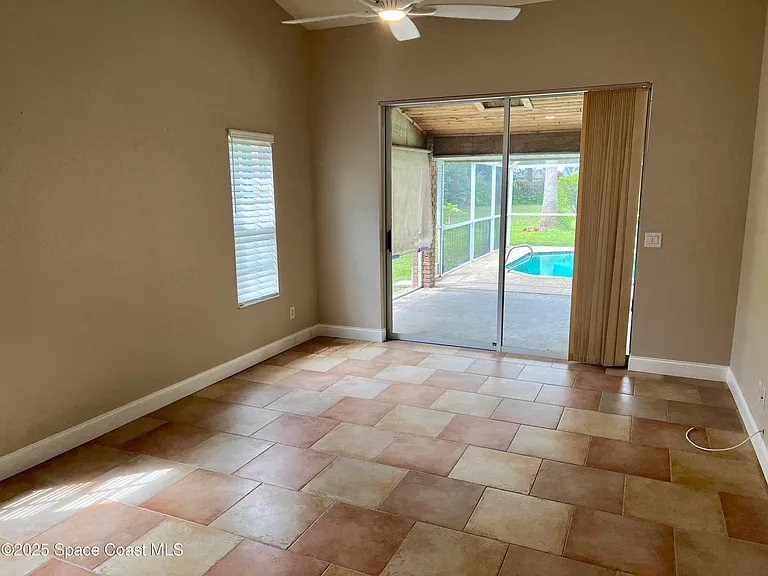 2372 Windham Dr — Photo 14