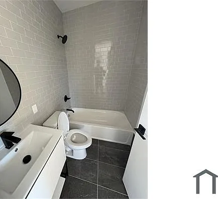 3 bed, $3,811 — Photo 4