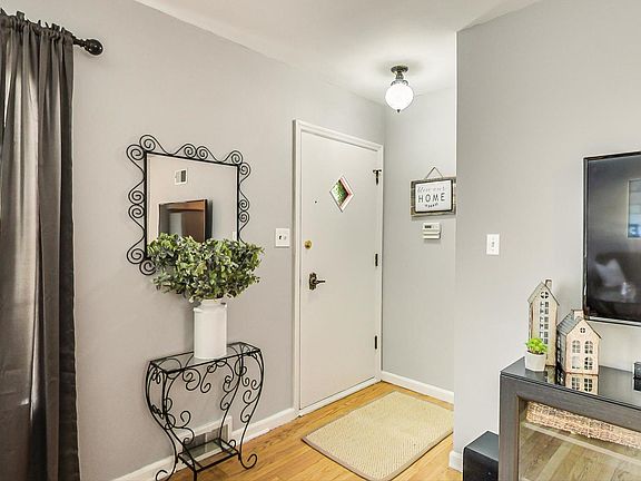 5th image of 10775 Canterbury St