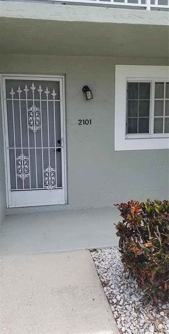 1 bed, 1.0 bath, 1044 sqft, $1,100 — Photo 1