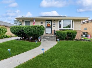 1409 Lahon St, Park Ridge, IL 60068