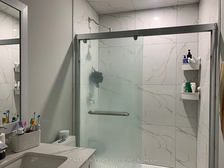 34 Caledonia Rd — Photo 8